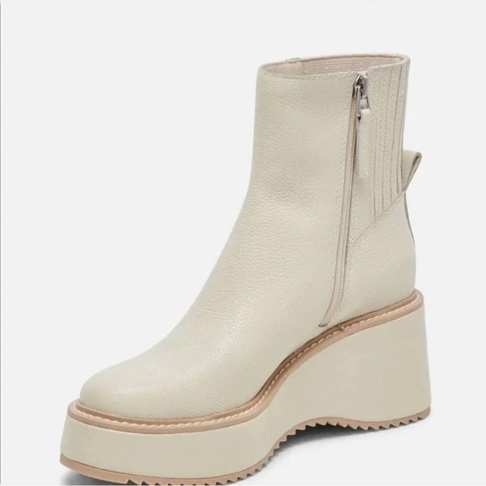 Dolce Vita Ivory Leather Platform Ankle Boots - 9